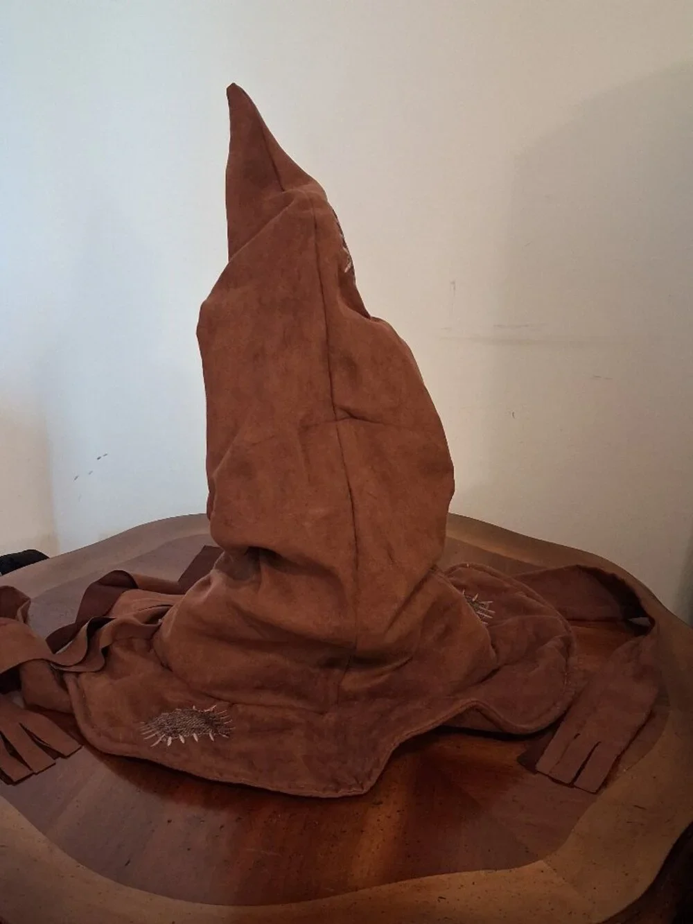 Gemmy Harry Potter Talking Sorting Hat Warner Bros. Wizarding World Works